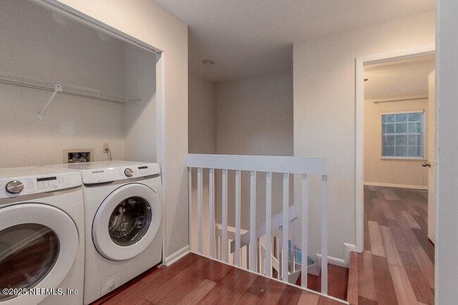 Building Photo - 1518 Spindrift Cir W