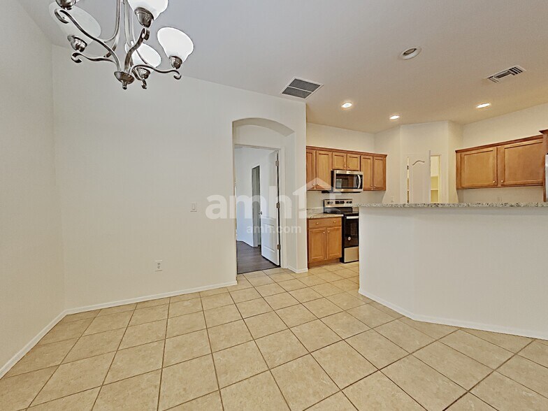 Building Photo - 6661 E Gehrig Ln