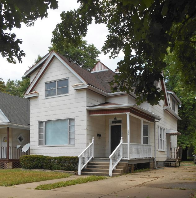 Building Photo - 1603 W Ayres Ave