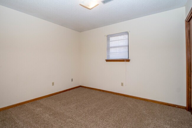 Building Photo - 1609-1611-1611 Handley Pl