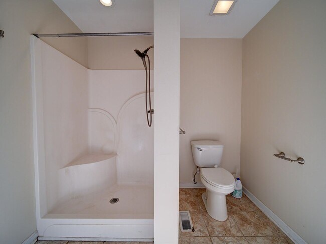 Building Photo - 3 Bedroom/3 Bath home for rent