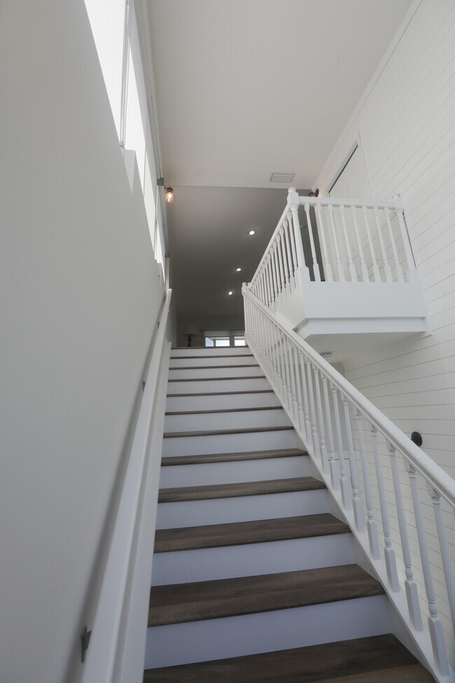 Building Photo - 8560 Heron Lagoon Cir