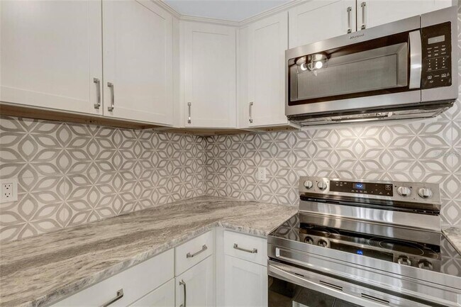 Building Photo - 2319 Beneva Terrace