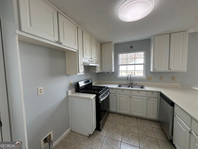 Building Photo - 6609 Saganaw Dr