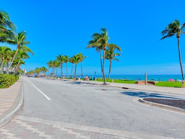 Building Photo - 2051 SE 3rd St