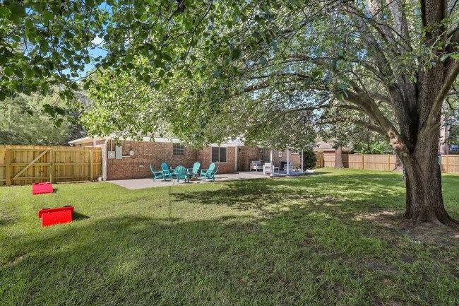 Building Photo - 402 Symons St