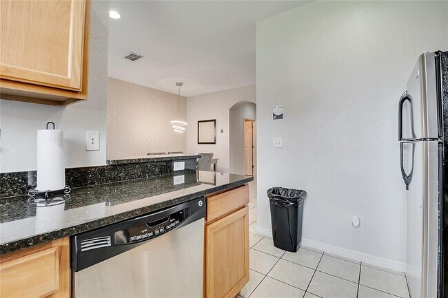 Building Photo - 2713 Bushman Dr