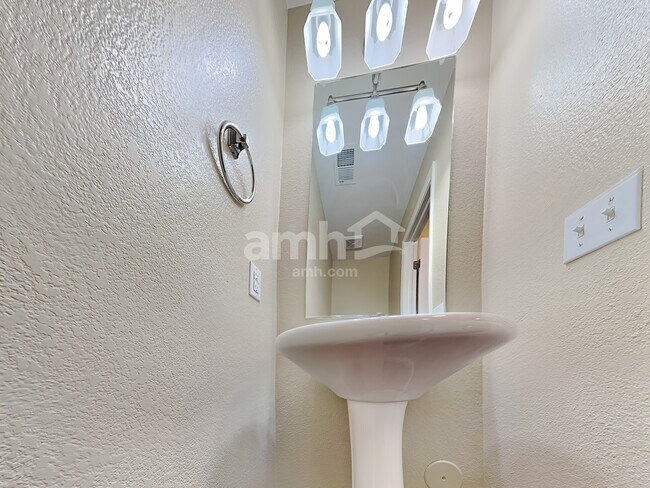 Building Photo - 4338 Orleans Ct