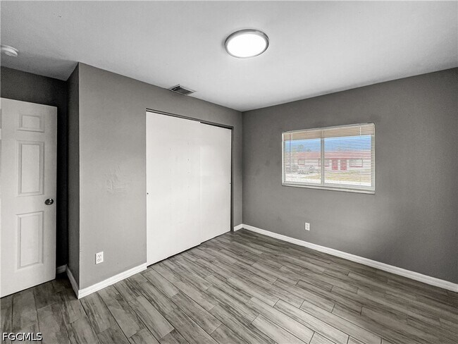 Building Photo - 121 Gordon Ave S