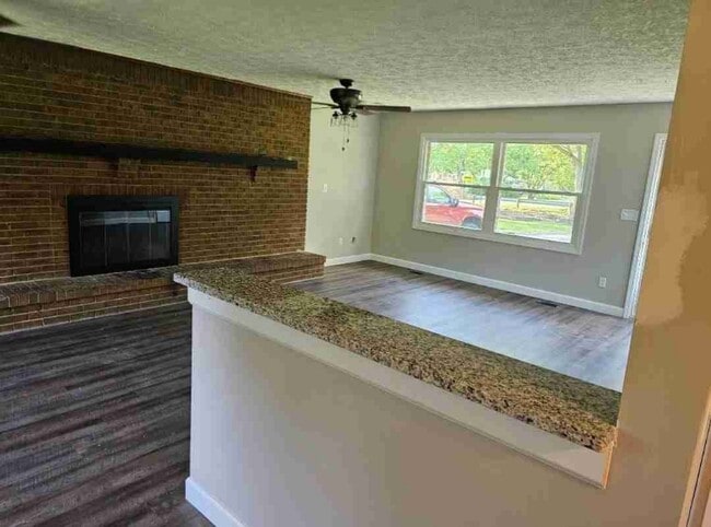 Building Photo - 3693 Shaker Rd