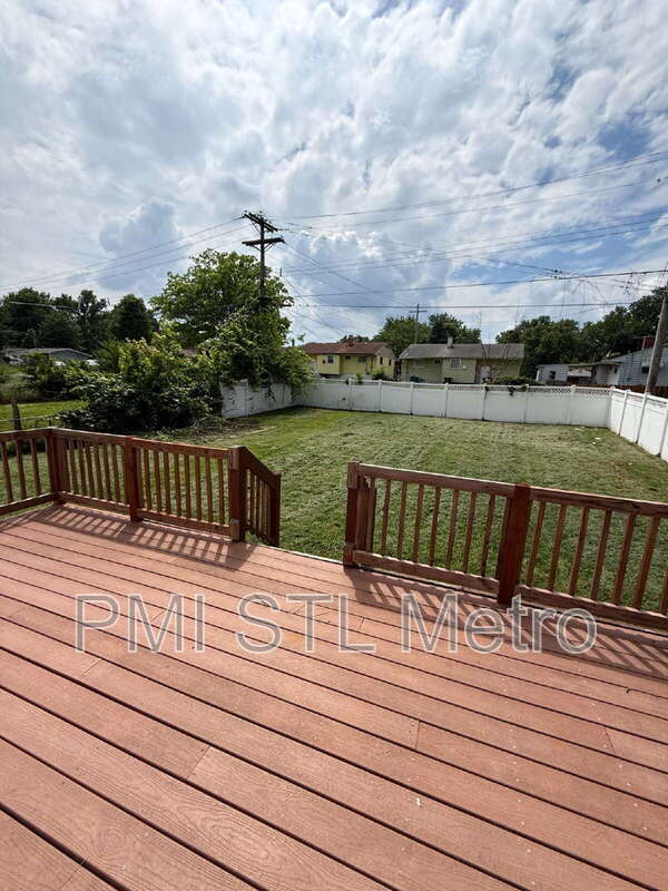 Building Photo - 10515 Renfrew Dr