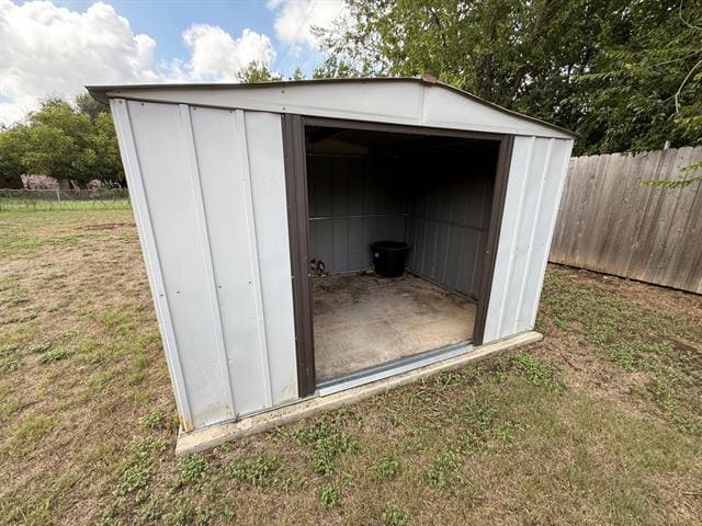 Building Photo - 231 Redbud St