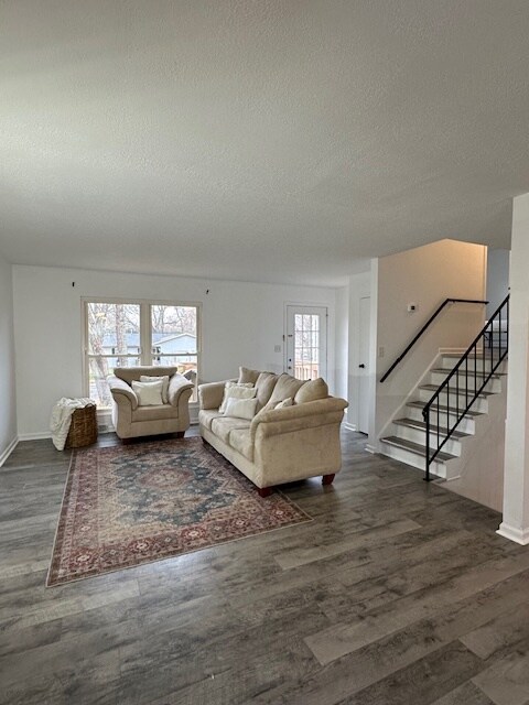 Building Photo - 504 Western Hills Dr