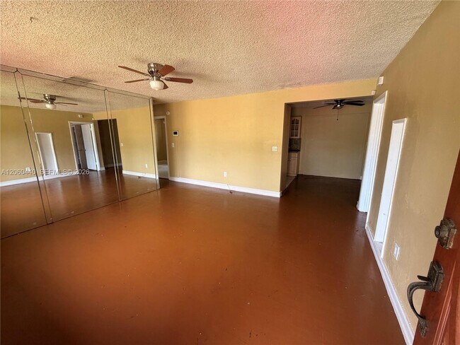 Building Photo - 17950 NW 6th Ct