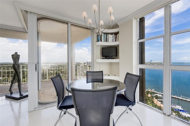 Building Photo - 4000 Towerside Terrace