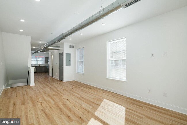 Building Photo - 1633 Swain St