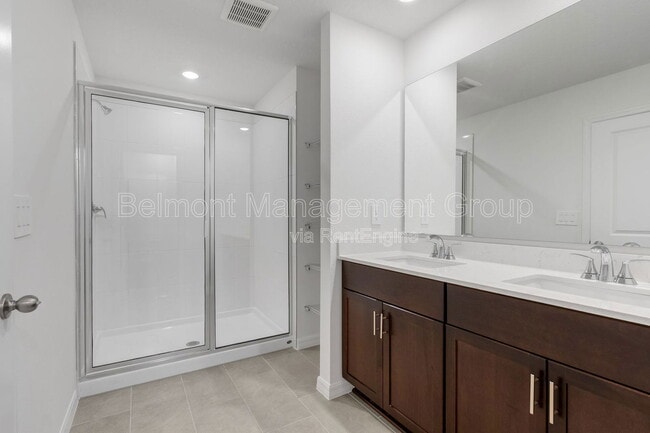 Building Photo - 1122 Bradford Pk Dr