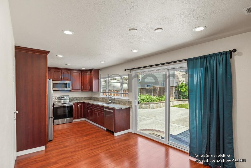 Building Photo - 3418 Sagewood Ln