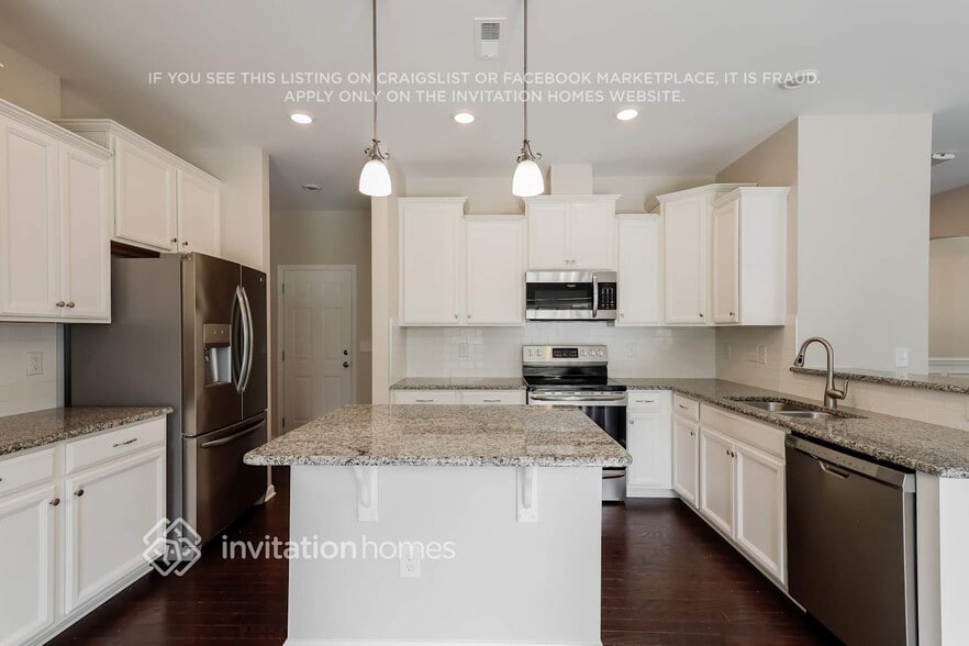 Building Photo - 16020 Hammersmith Farm Dr
