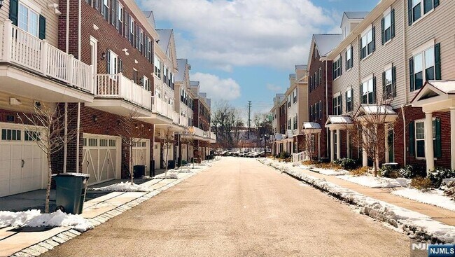 Building Photo - 54 Landmark Ln