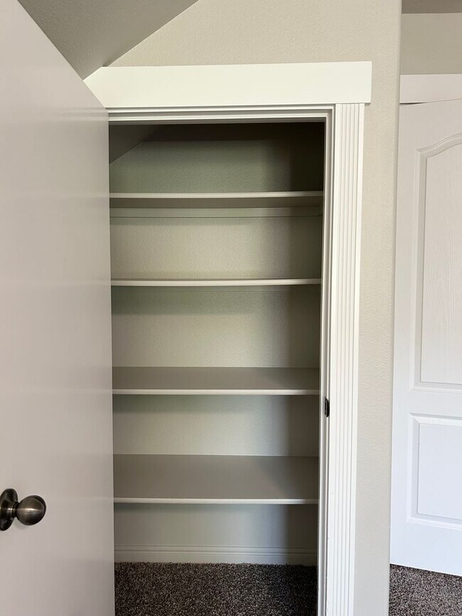 Building Photo - Lochsa Falls 5 Bedroom Home with Private B...