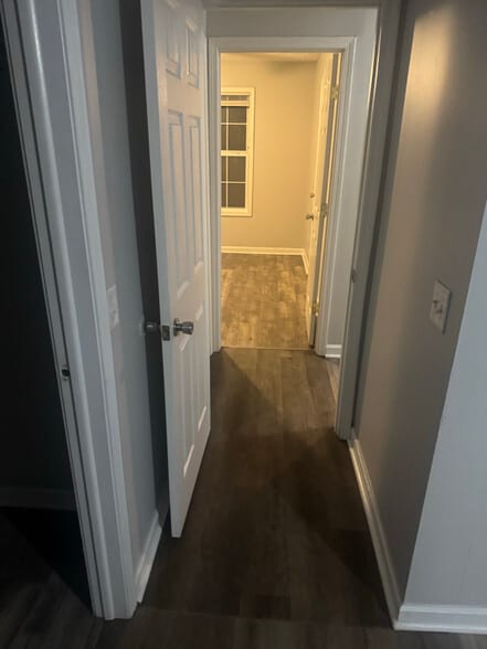 Building Photo - 825 Bitternut Dr