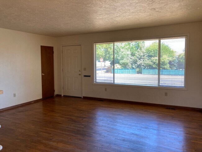 Building Photo - purvis03