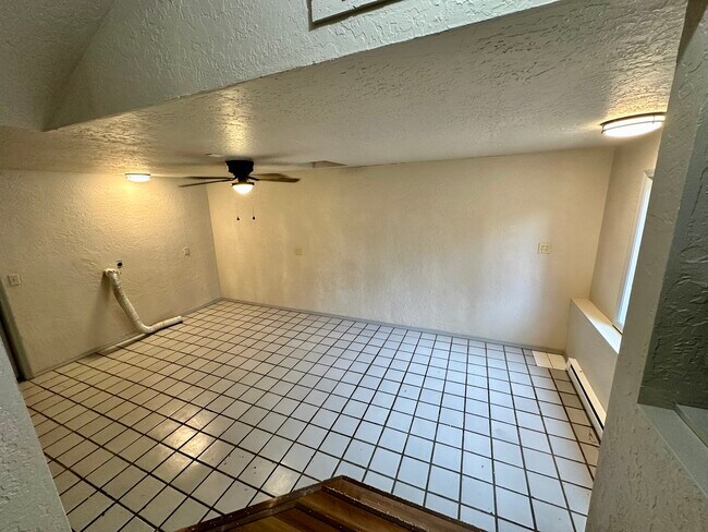 Building Photo - 14114 E 4th Ave