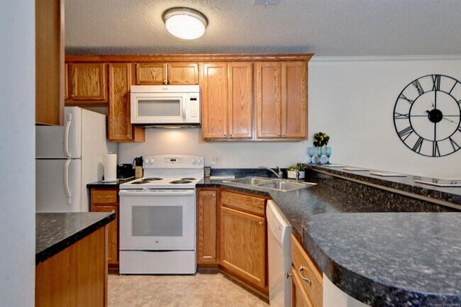 Building Photo - 109 Stratford Dr