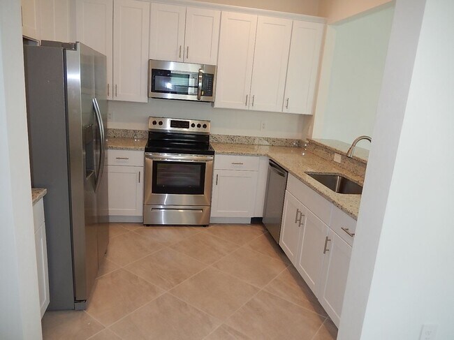 Building Photo - 14205 Pine Lodge Ln