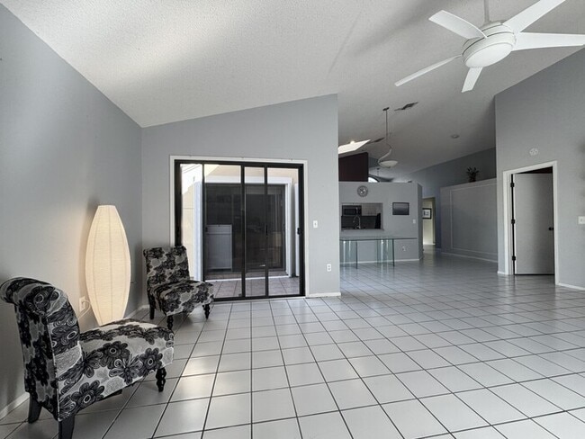 Building Photo - Single Family Home