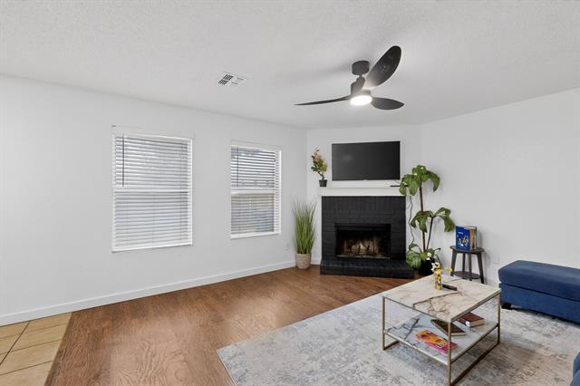 Building Photo - 2316 White Oak Dr