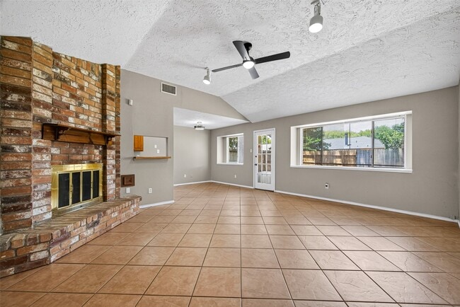 Building Photo - 14002 Kathi Lynn Ln