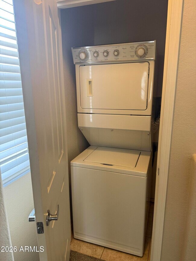 Building Photo - 16825 N 14th St