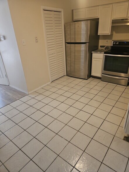 Primary Photo - 4023 Woodfern Dr