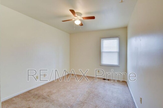 Building Photo - 2259 Sedgewick Dr