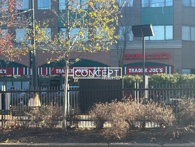 Building Photo - 7 James St