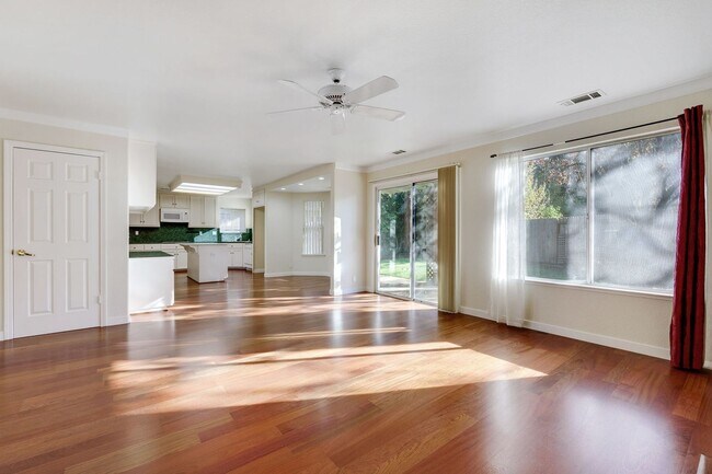 Building Photo - South Davis Home in quiet Cul-de-sac