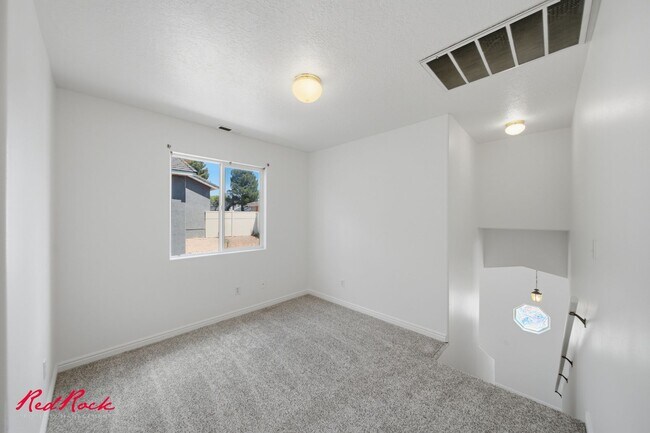 Building Photo - 1058 N 1340 W Cir