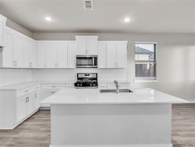 Building Photo - 2214 Spring Side Dr