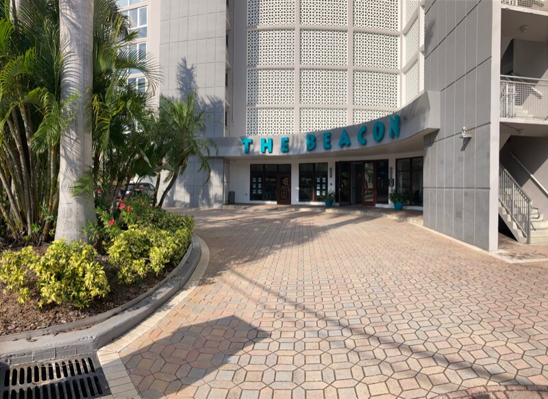 Building Photo - 470 3rd St S