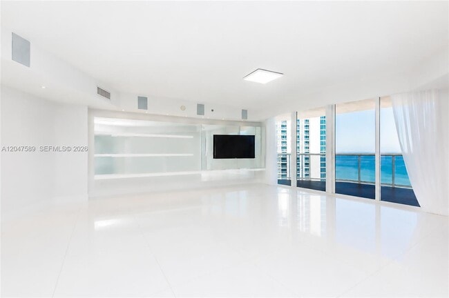 Building Photo - 17201 Collins Ave