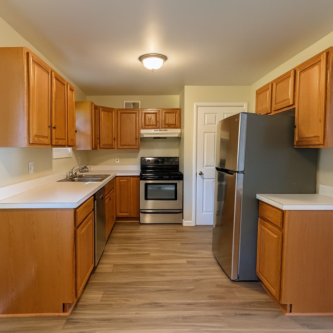 Building Photo - 8414 Dawn Dr