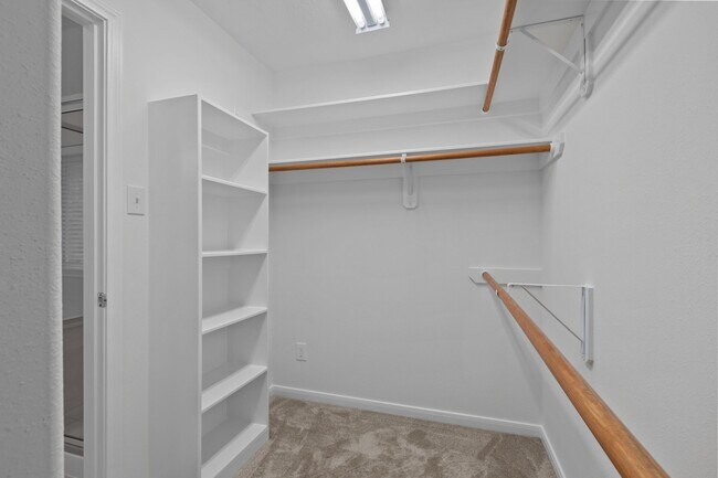 Building Photo - 142 W Burberry Cir