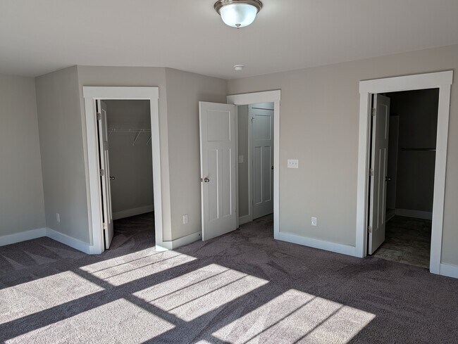 Building Photo - 222 Keaton Ct