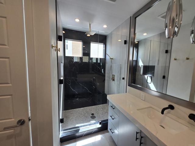 Building Photo - 8337 Distinctive Dr