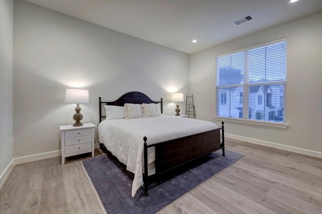 Building Photo - 2319 Silva Park Ln