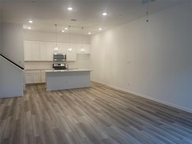 Building Photo - 9927 Schramm St