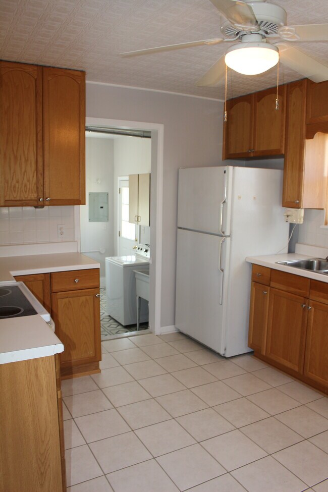 Building Photo - 23314 Deziel St