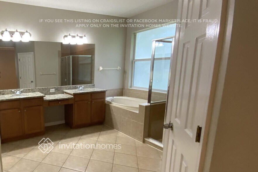 Building Photo - 6006 35th Ln E